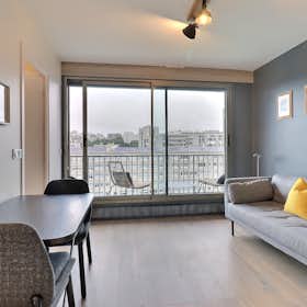 Lägenhet att hyra för 1 590 € i månaden i Paris, Boulevard de Belleville