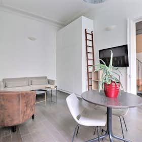 Apartment for rent for €2,792 per month in Paris, Rue des Gravilliers