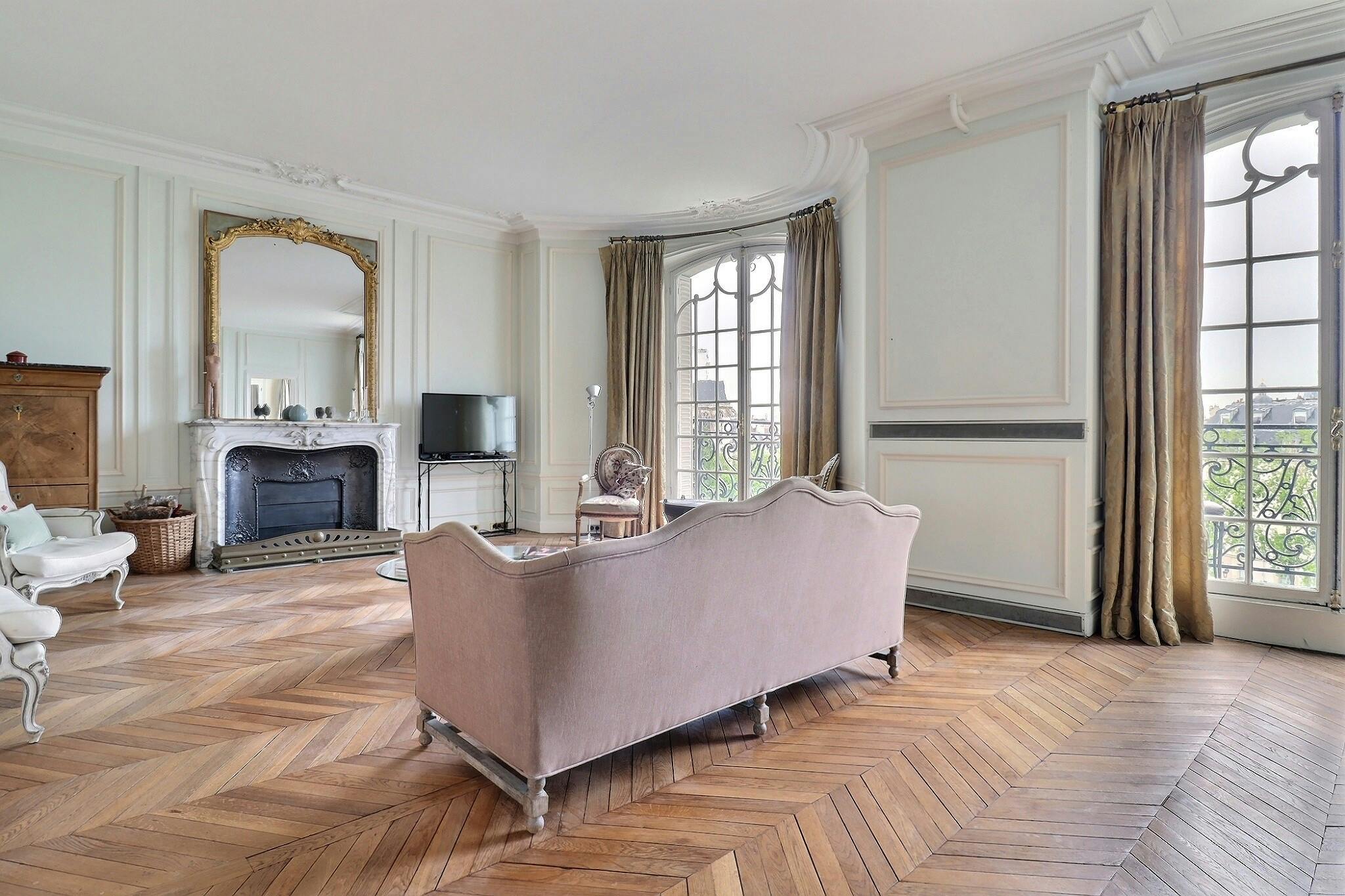 Appartement – Paris, 4th Arrondissement - Plus