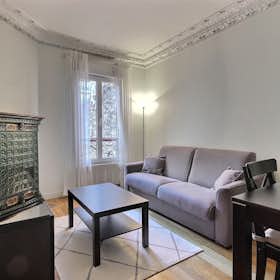 Apartment for rent for €2,011 per month in Paris, Rue Oberkampf