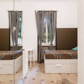 Private room for rent for €995 per month in Milan, Via Lentasio