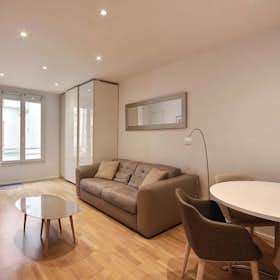 Monolocale for rent for 1.391 € per month in Paris, Rue Keller