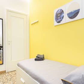 Private room for rent for €800 per month in Milan, Via Vincenzo da Seregno