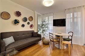 Apartment for rent for €1,482 per month in Paris, Boulevard de Ménilmontant
