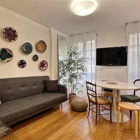 Apartment for rent for €1,482 per month in Paris, Boulevard de Ménilmontant