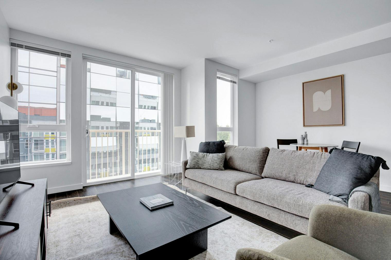 公寓 正在以 $4,754 的月租出租，其位于 Bellevue, Northeast 12th Lane