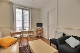 Apartment for rent for €1,438 per month in Paris, Rue Primatice