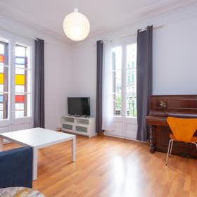 Apartment for rent for €2,695 per month in Barcelona, Carrer de la Diputació