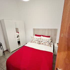 Private room for rent for €680 per month in Barcelona, Carrer d'Avinyó