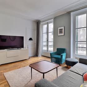 Apartment for rent for €3,024 per month in Paris, Rue d'Alger