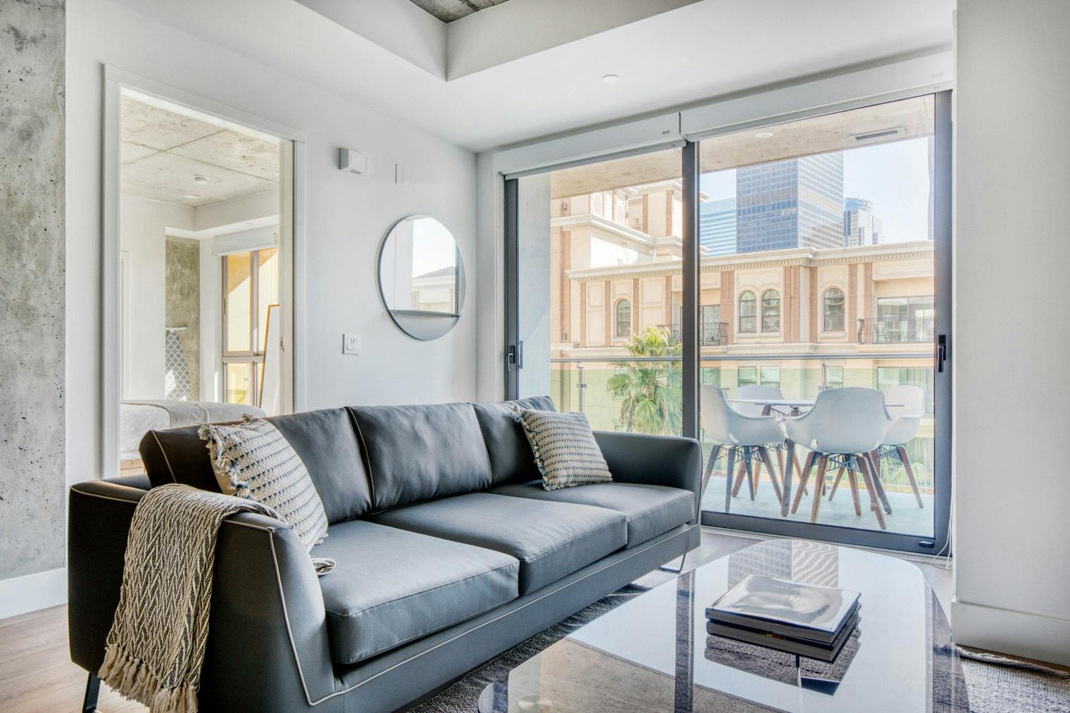 Apartment for rent for $5,720 per month in Los Angeles, Wilshire Boulevard