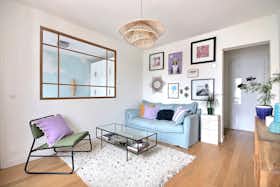 Mieszkanie do wynajęcia za 1376 € miesięcznie w mieście Paris, Rue Philippe de Girard
