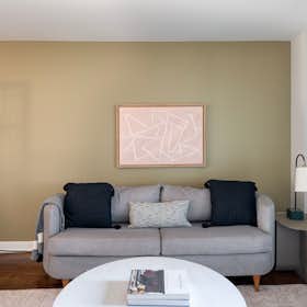 Appartamento in affitto a $2,979 al mese a Chicago, N Sheridan Rd