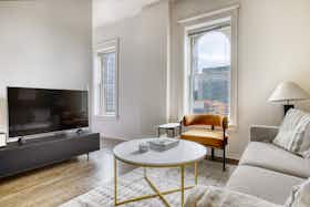 公寓 正在以 €1,977 的月租出租，其位于 Chicago, E Roosevelt Rd