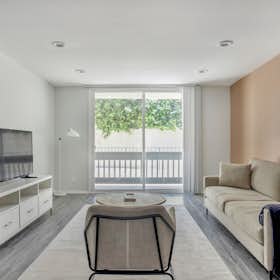 公寓 for rent for $3,180 per month in Pacific Palisades, W Sunset Blvd