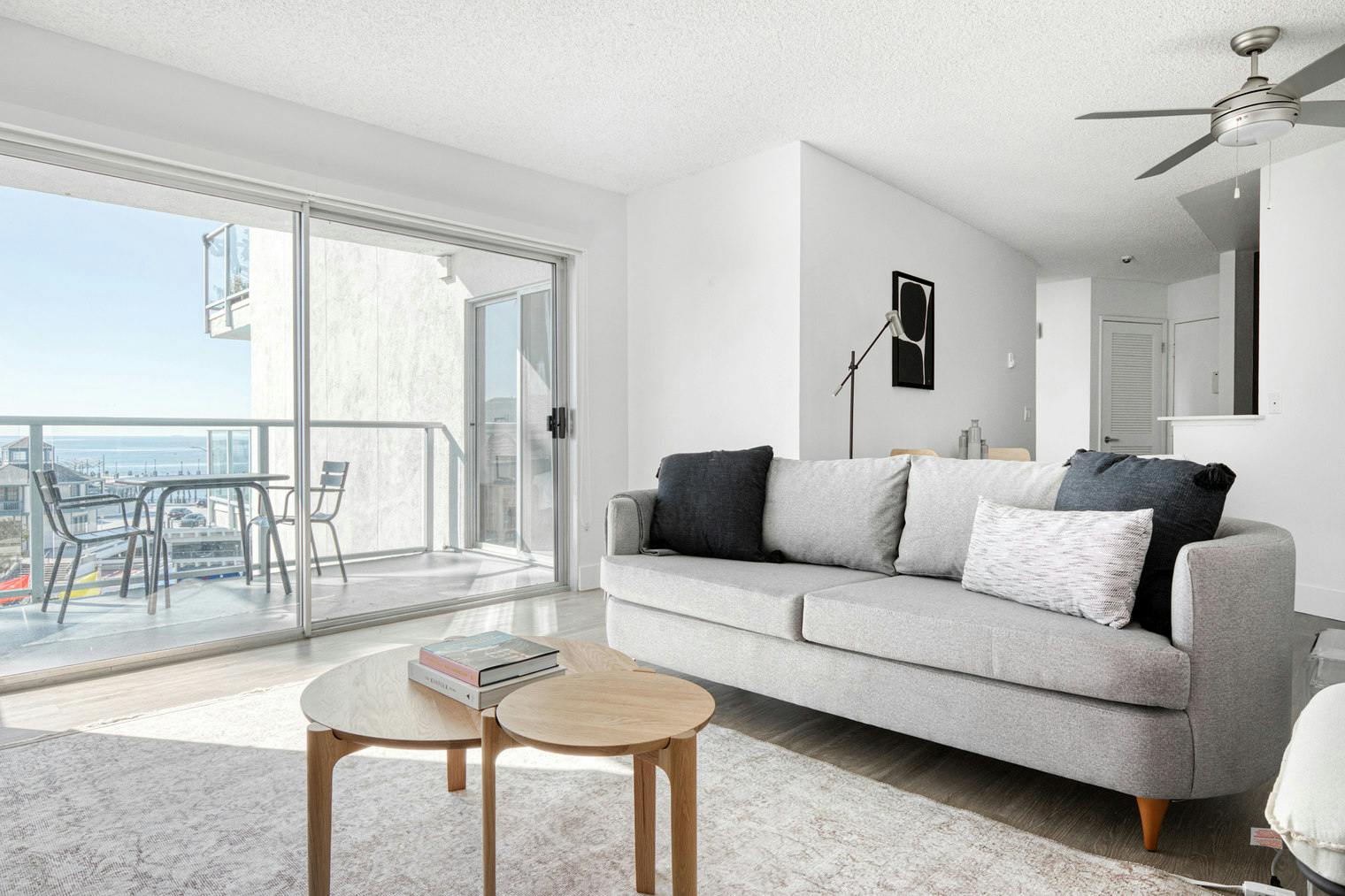 Appartamento in affitto a $6,912 al mese a Redondo Beach, The Village