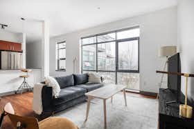 Appartamento in affitto a $5,019 al mese a Seattle, Eastlake Ave E