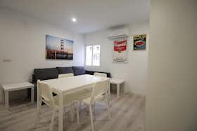 公寓 正在以 €1,300 的月租出租，其位于 Madrid, Calle de Carballino