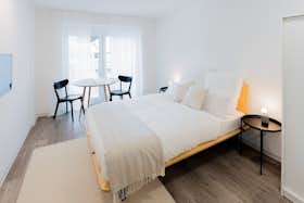Lägenhet att hyra för 1 231 € i månaden i Frankfurt am Main, Ostparkstraße