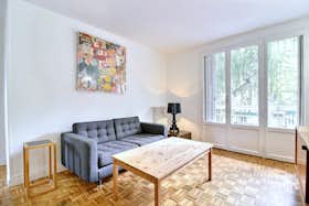 Apartment for rent for €2,354 per month in Paris, Quai de la Gironde