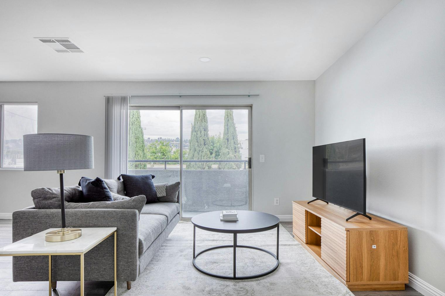 Wohnung zu mieten für $3,013 pro Monat in Los Angeles, Vista Del Monte Avenue