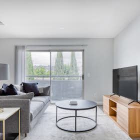 Appartement te huur voor $2,879 per maand in Sherman Oaks, Vista del Monte Ave