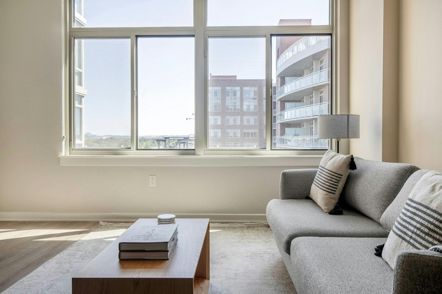 Appartamento in affitto a $3,740 al mese a Alexandria, Potomac Avenue