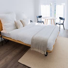 Appartement for rent for € 1.200 per month in Frankfurt am Main, Ostparkstraße