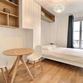 Studio for rent for €1,261 per month in Paris, Villa Juge
