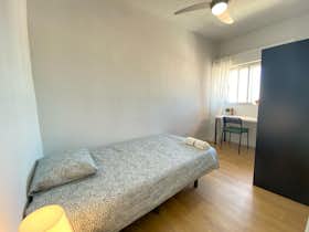 Private room for rent for €360 per month in Madrid, Avenida de las Palomeras