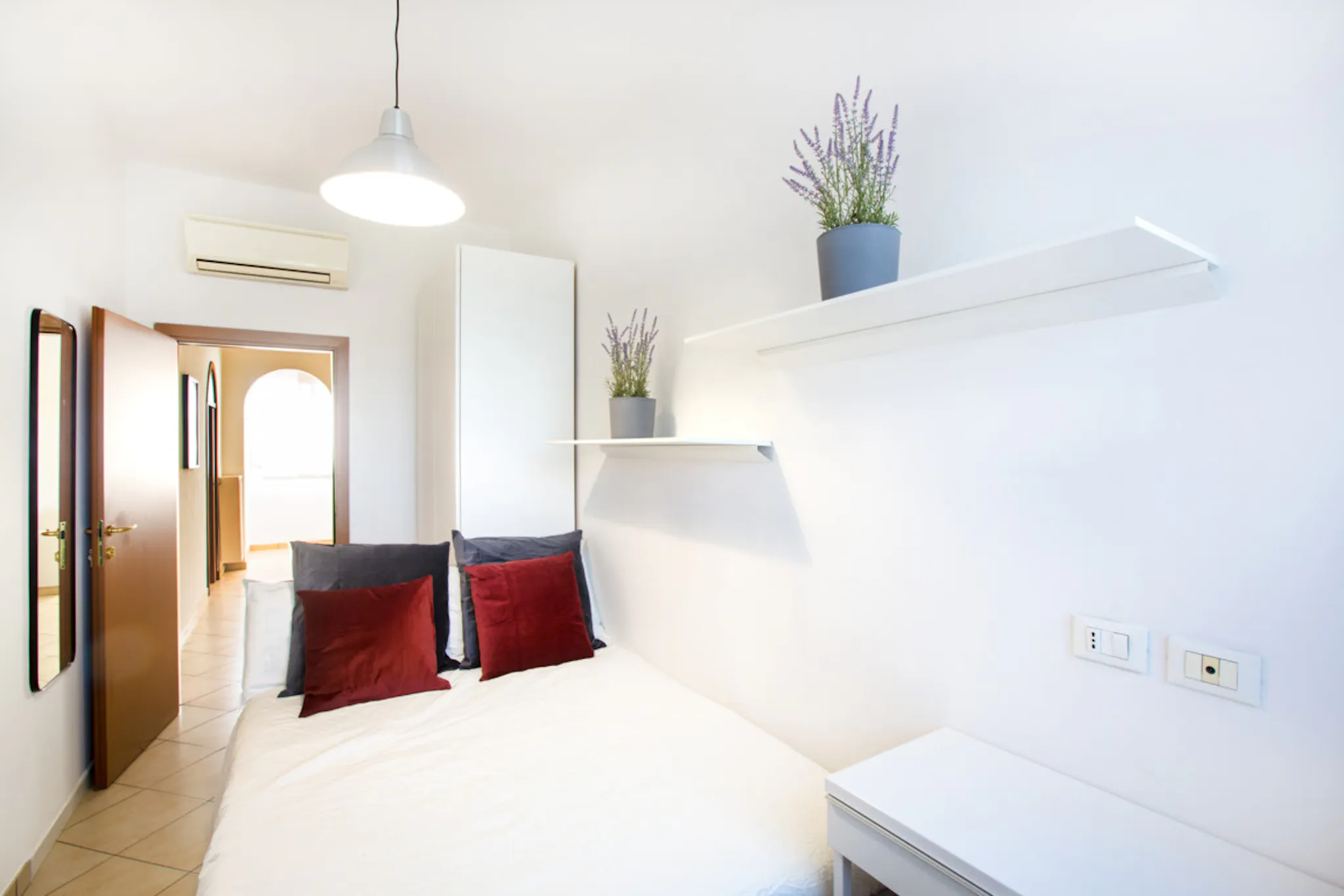 Via Federico Engels, Milan preview