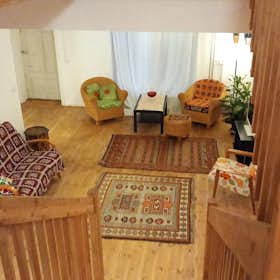 Wohnung zu mieten für 2.200 € pro Monat in Helsinki, Kylätie