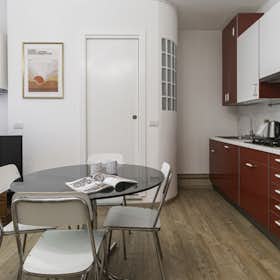 Apartment for rent for €2,770 per month in Milan, Via delle Leghe