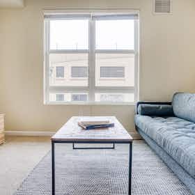 公寓 正在以 $4,122 的月租出租，其位于 San Bruno, Commodore Dr