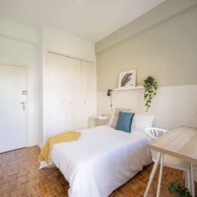 Private room for rent for €780 per month in Madrid, Plaza de Manolete