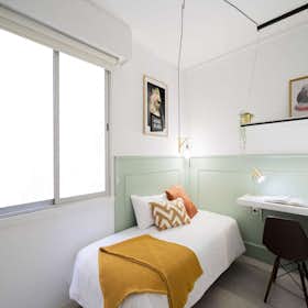 Private room for rent for €930 per month in Madrid, Calle de San Lorenzo