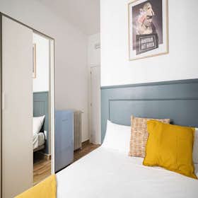 Private room for rent for €1,020 per month in Madrid, Calle de San Lorenzo