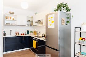 Private room for rent for €945 per month in Berlin, Klara-Franke-Straße