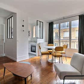 Studio for rent for €1,696 per month in Paris, Rue Choron