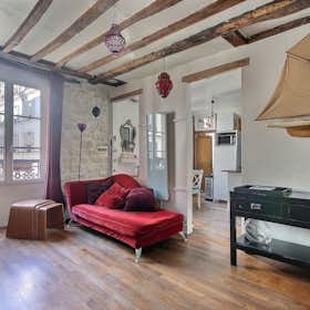 Apartment for rent for €2,366 per month in Paris, Rue Rodier