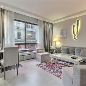 Apartment for rent for €2,650 per month in Paris, Rue de Berri