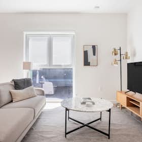 Apartment for rent for €3,762 per month in Los Angeles, Overland Ave