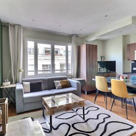 Apartment for rent for €1,897 per month in Levallois-Perret, Rue Trébois