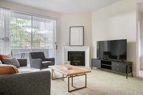 Wohnung zu mieten für $2,472 pro Monat in Los Angeles, S Beverly Glen Blvd