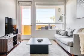 Apartamento en alquiler por $2,916 al mes en Inglewood, Centinela Ave