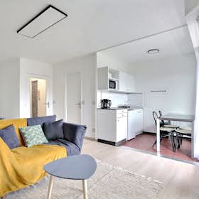 Studio for rent for €1,404 per month in Neuilly-sur-Seine, Boulevard du Général Leclerc