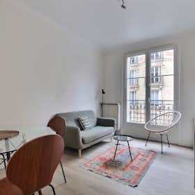 Apartment for rent for €1,802 per month in Paris, Rue de Plélo