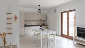 公寓 正在以 €1,000 的月租出租，其位于 Ortona, Via Pantaleone Rapino