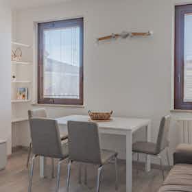 Appartement te huur voor € 878 per maand in Lanciano, Via Fabio Filzi