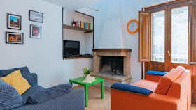 公寓 正在以 €850 的月租出租，其位于 Rocca San Giovanni, Vicolo 2 dei Mulini